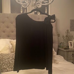 Bow shoulder,peek-a-boo top -  grab a t-shirt with style!